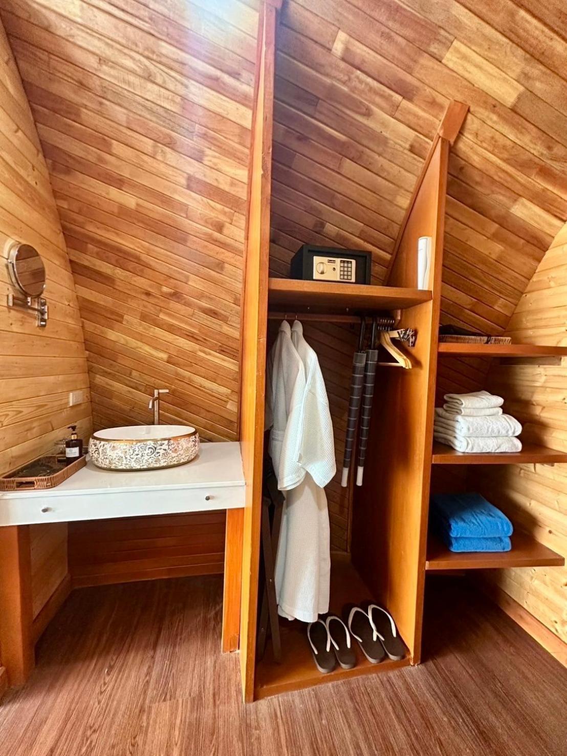 Bakantiang Resort Ko Lanta Exteriör bild